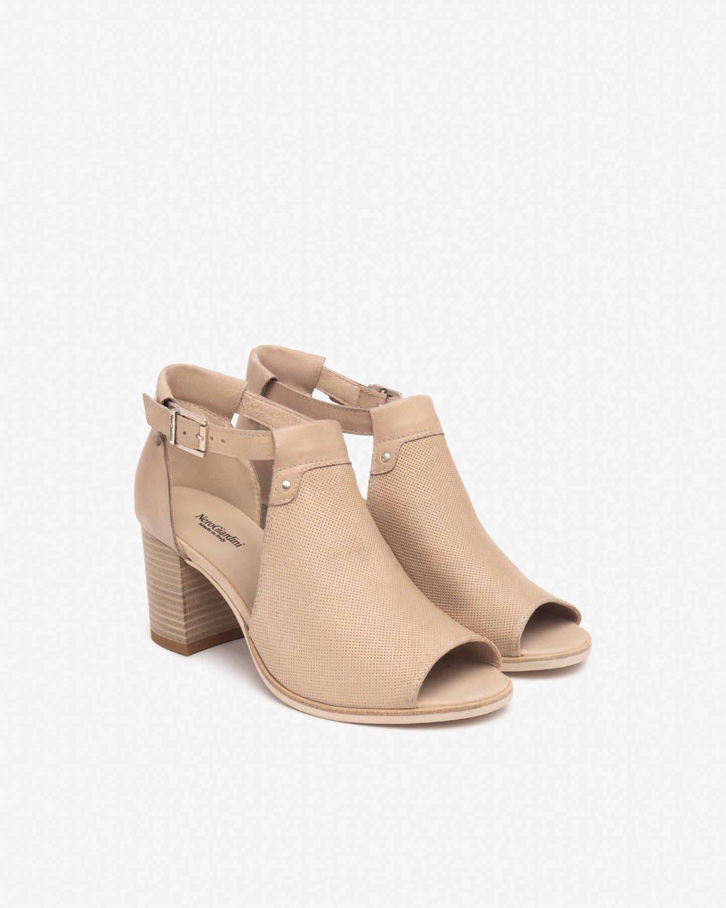 Beige sandalen van Chiles