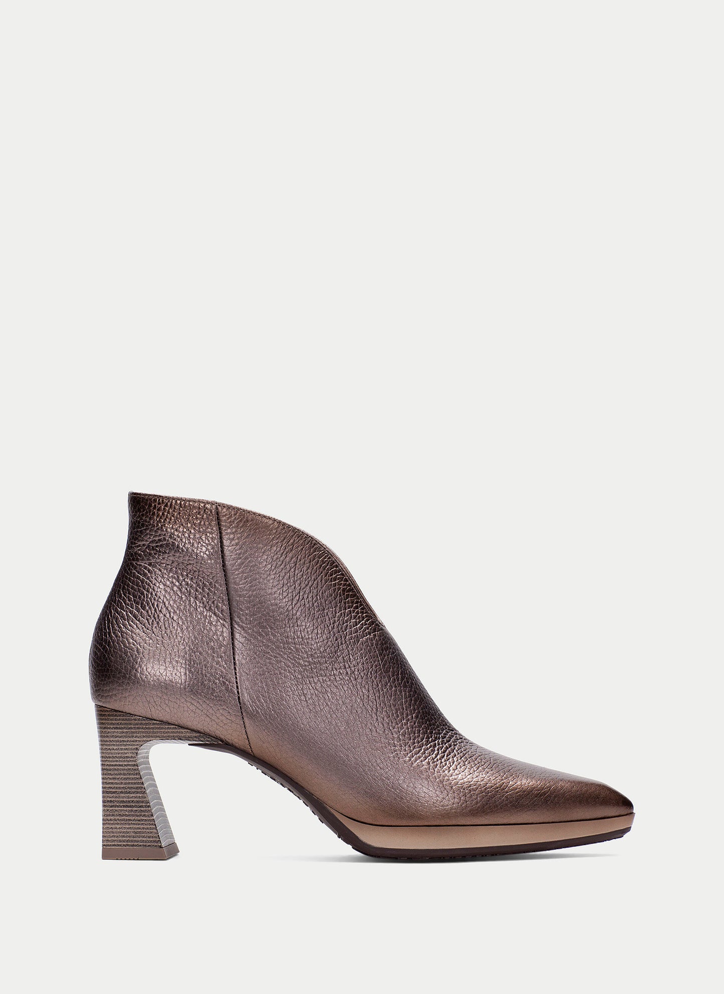 Boots Atlanta Taupes article HI254270 Chaussures femmes Marque Hispanitas Nouvelle collection automne hiver 2025 Magasins Belgique Liège Grivegnée Ans Namur