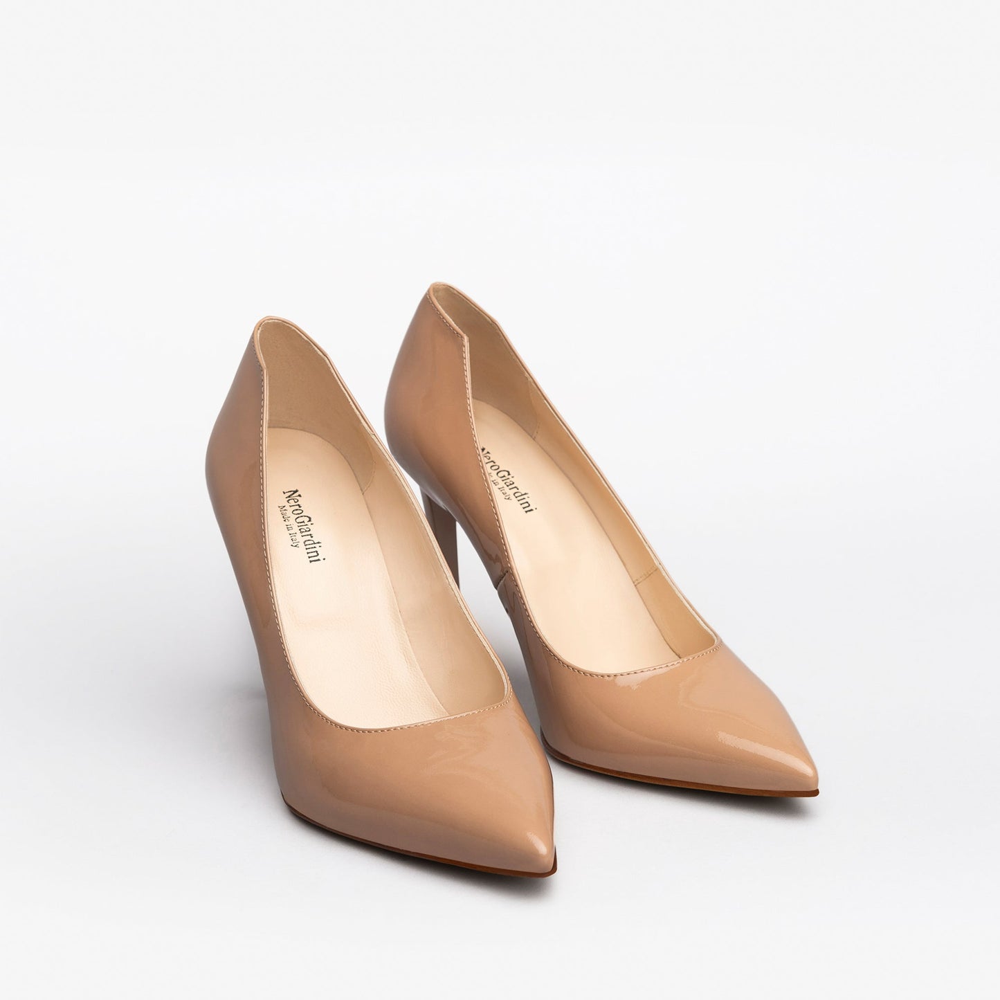 Anatola beige pumps