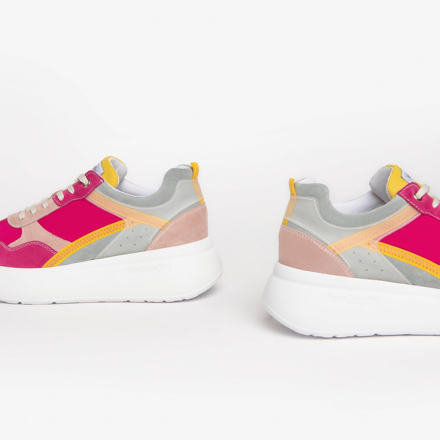 Pinkfarbene Turnschuhe
