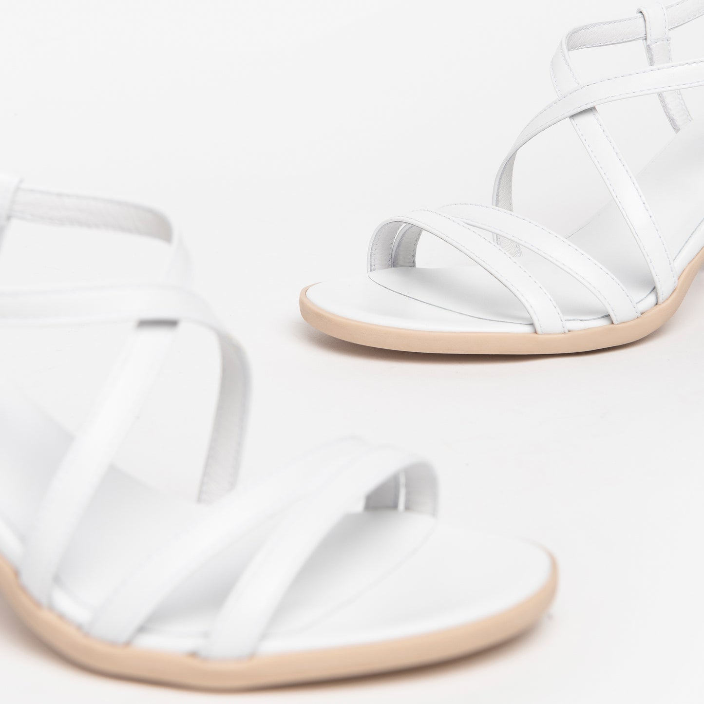 Weiße Valbonne-Sandalen