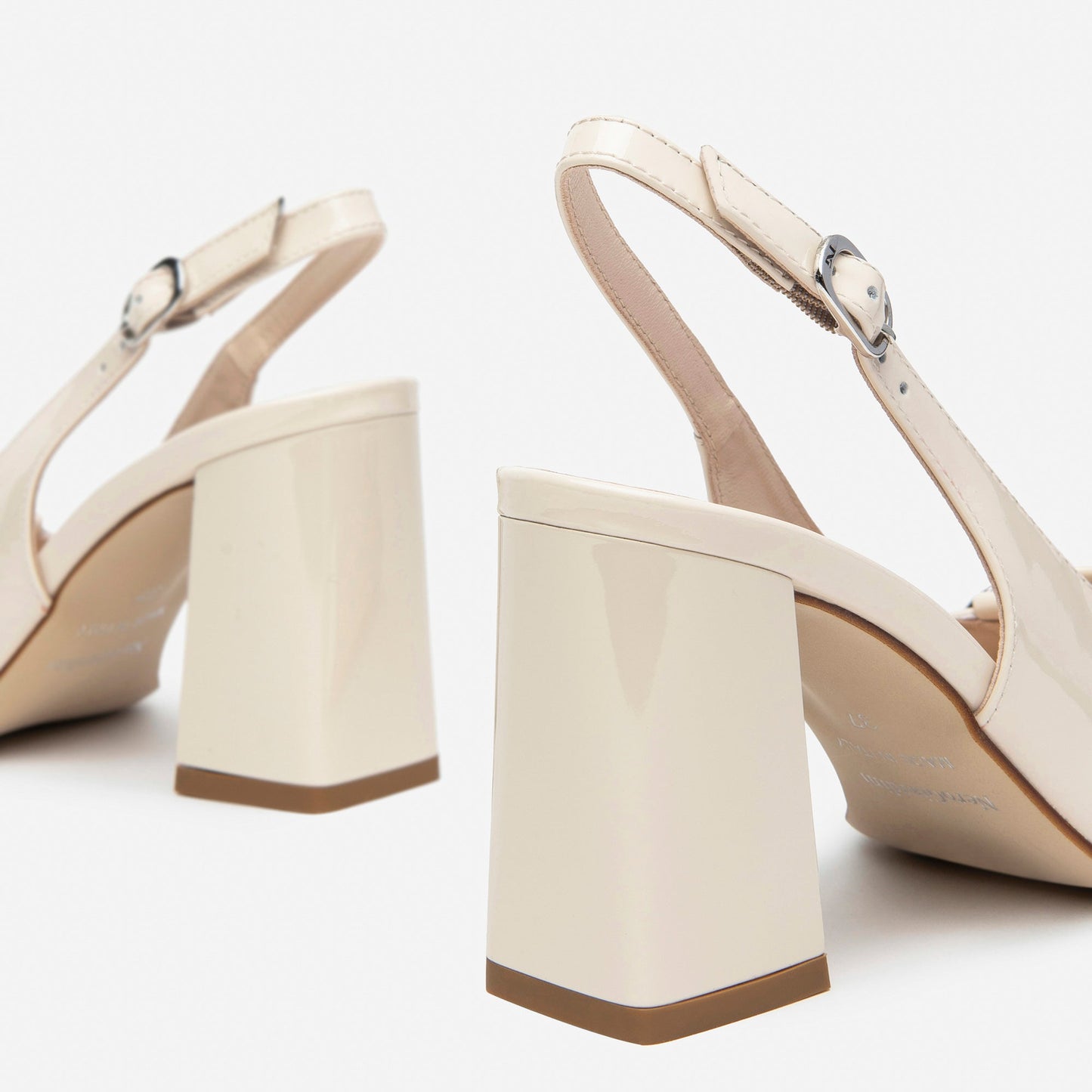Melia beige pumps