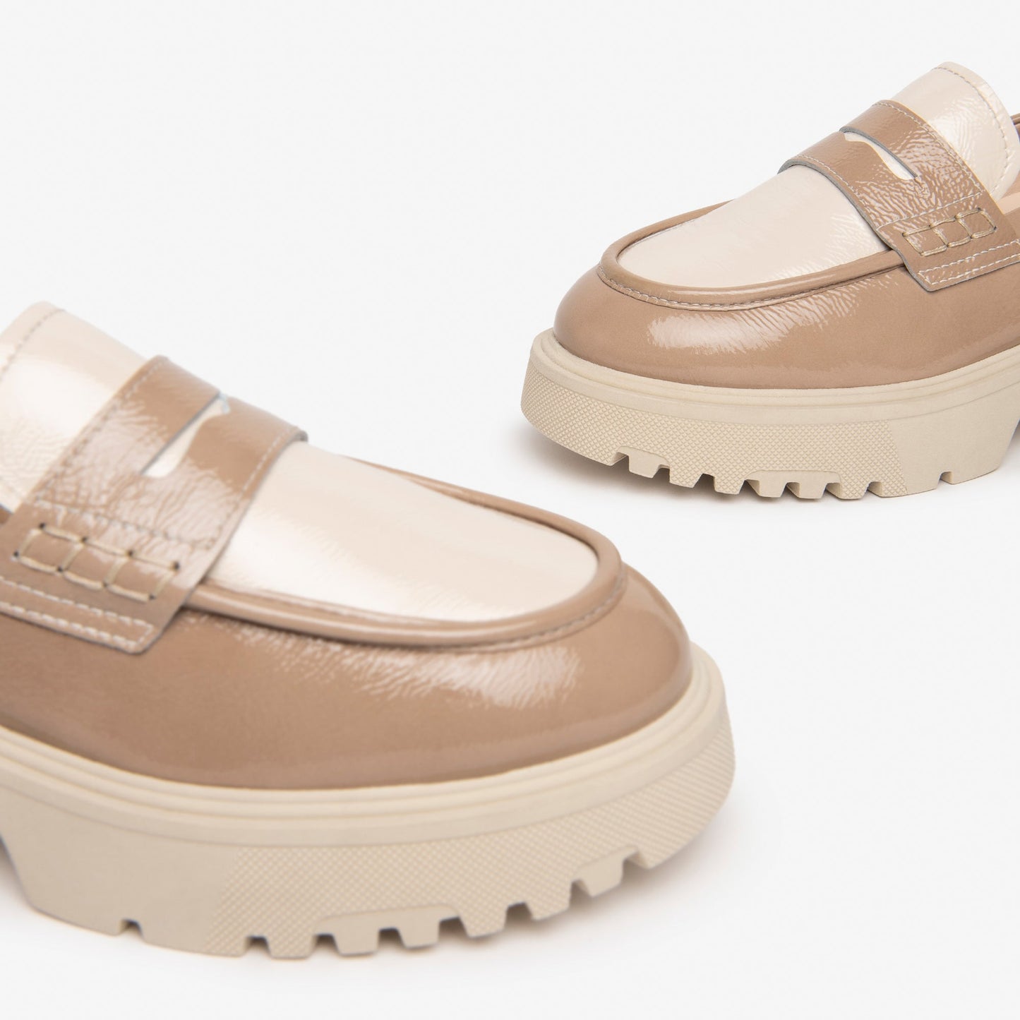 Camelloafers van Estella