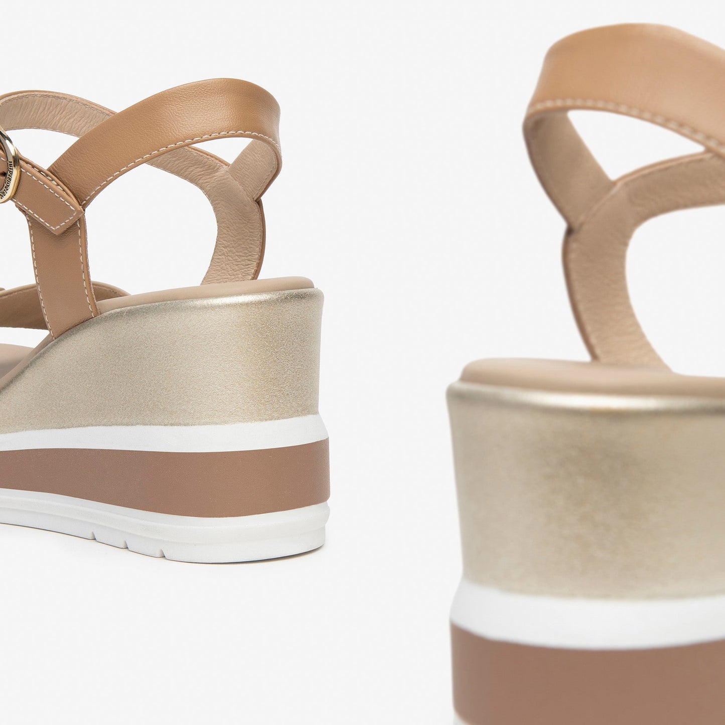 Beige Aria-sandalen