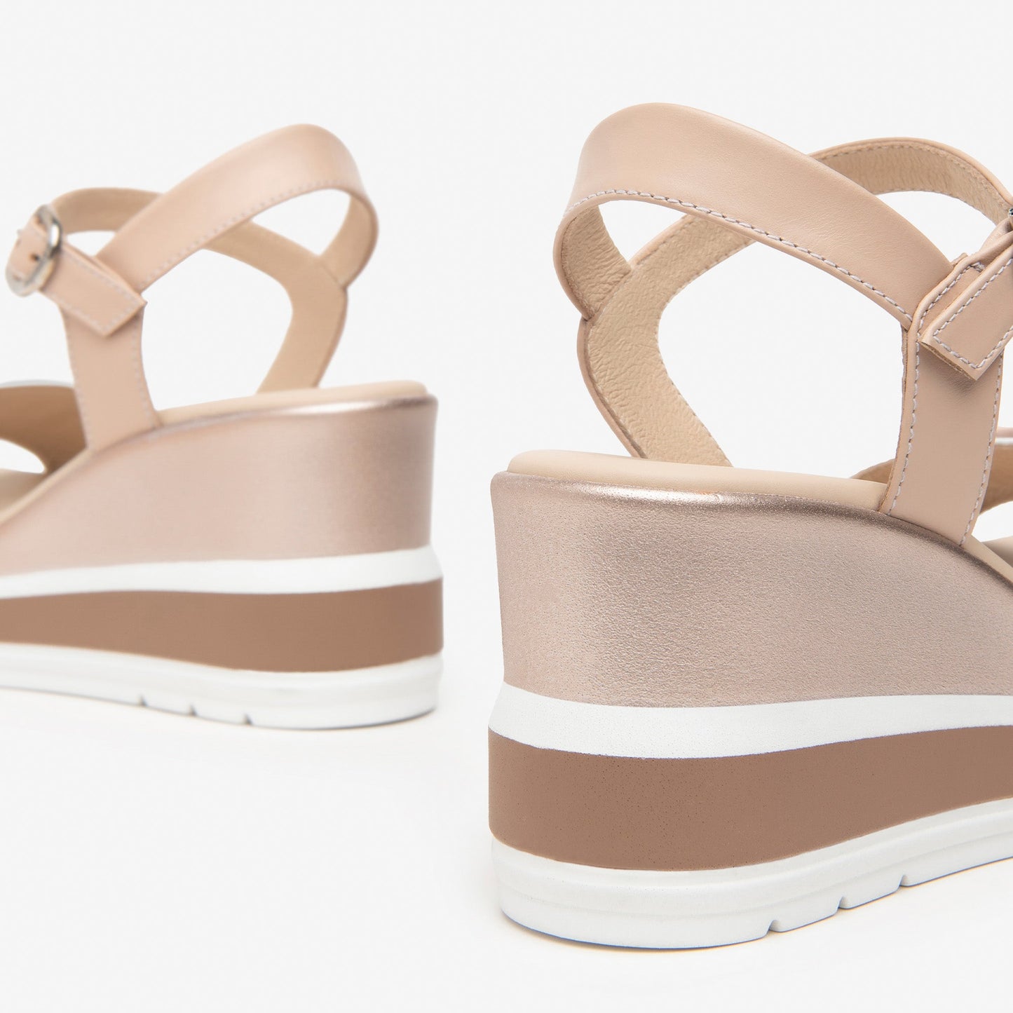 Weiße Aria-Sandalen