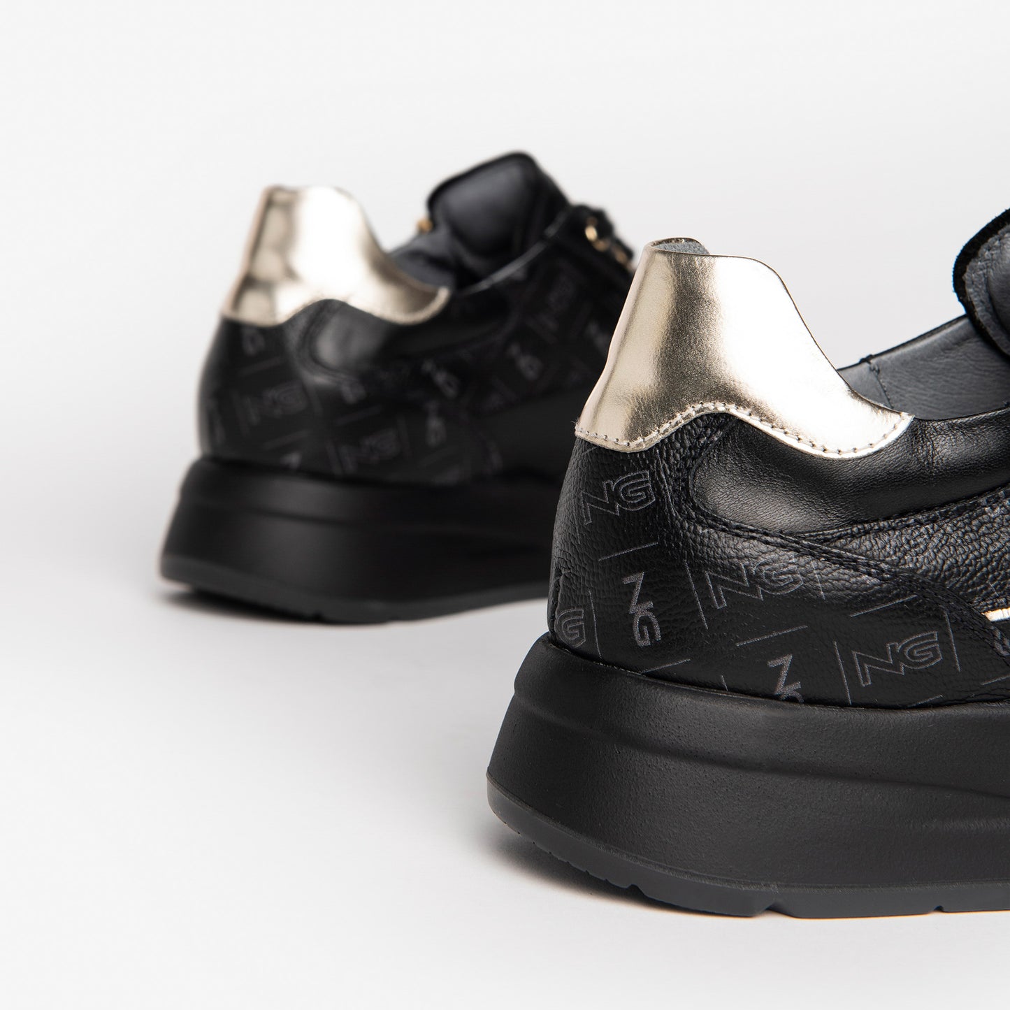 Zwarte Riverside-sneakers