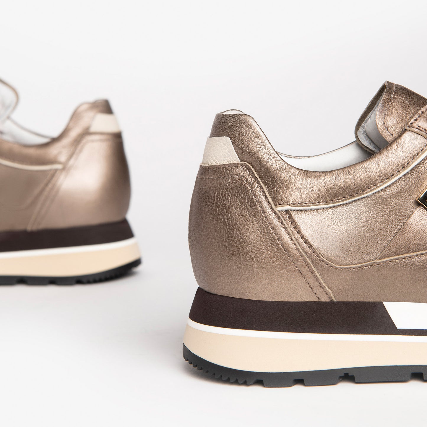 Irvine Sneakers Goud