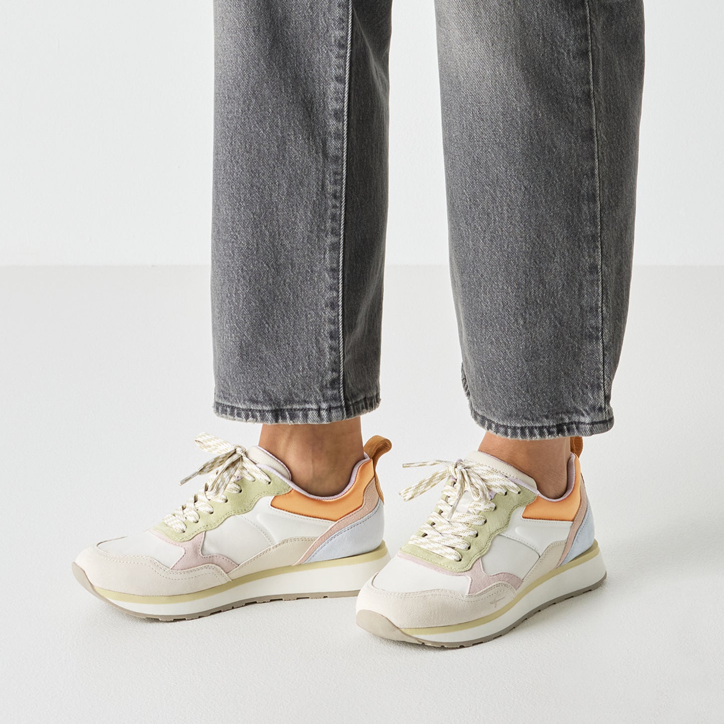 Baskets Vasteras Beiges