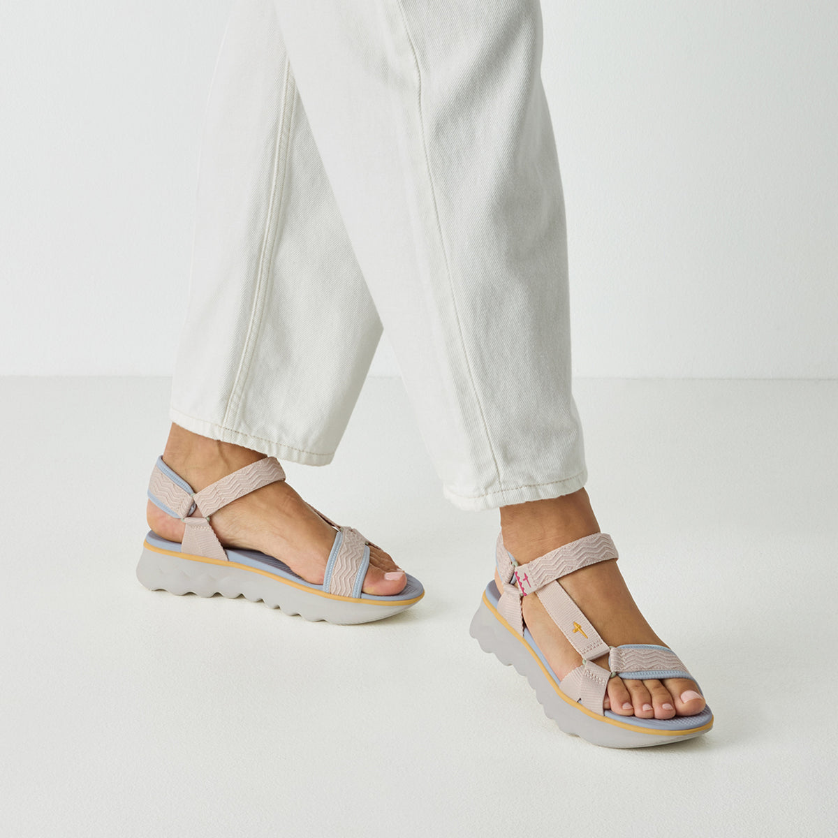 Sandales Sporty Beiges