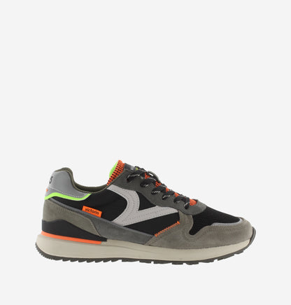 Kombinierte Sneakers aus schwarzem Leggera