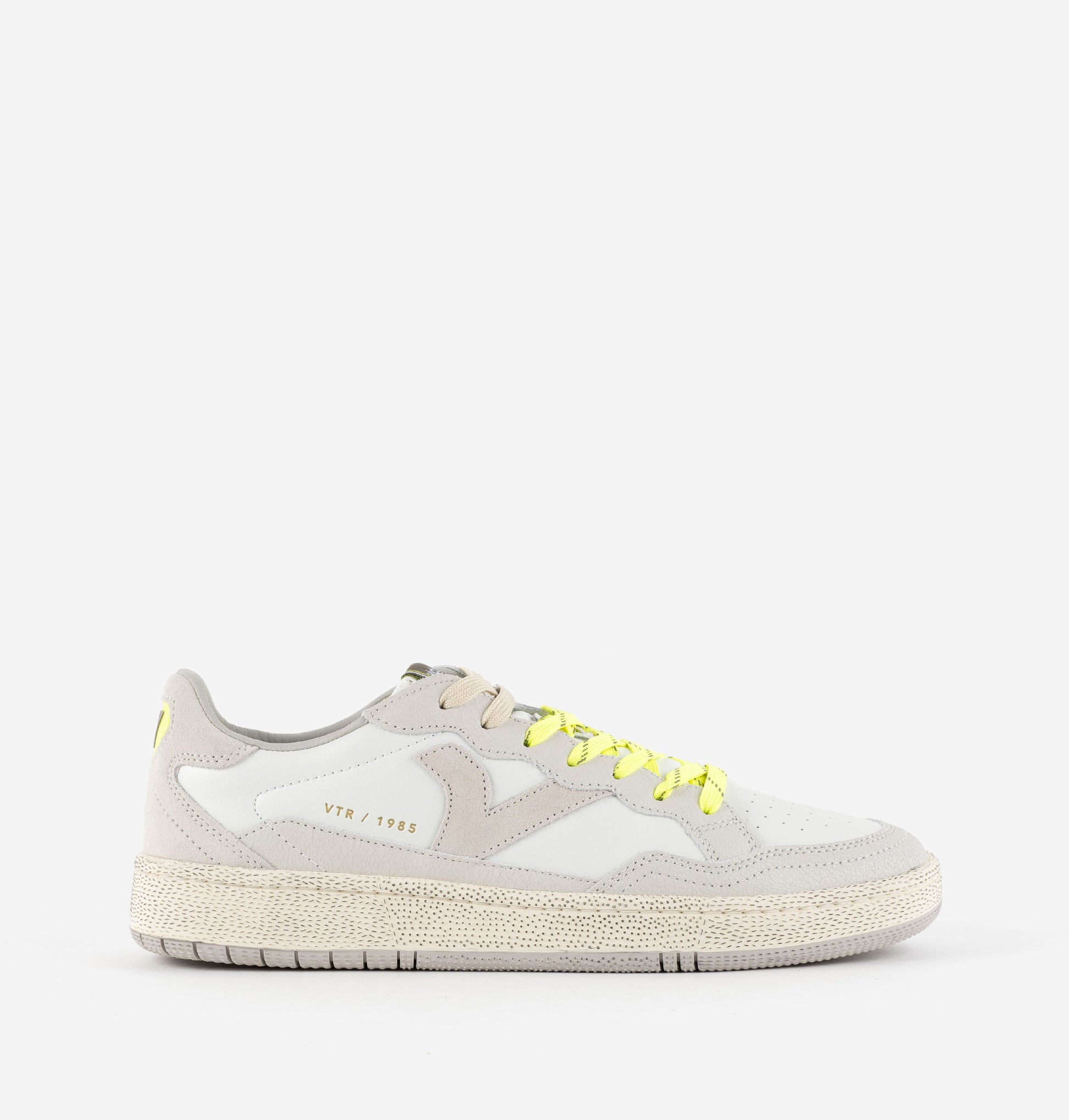 Baskets Smash Beiges Chaussures hommes marque Victoria Espagne Nouvelle Collection Printemps/été 2025 Chaussures Jeanmart Magasins Belgique Liege Grivegnée Ans Namur