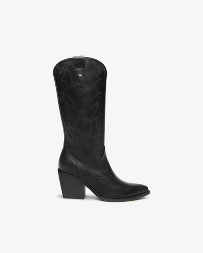 Schwarze Eriobotrya-Stiefel