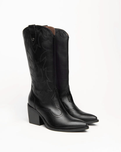 Schwarze Eriobotrya-Stiefel