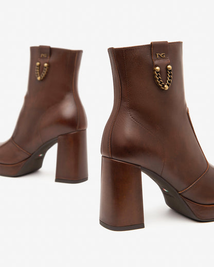 Limettier-Braune Stiefel
