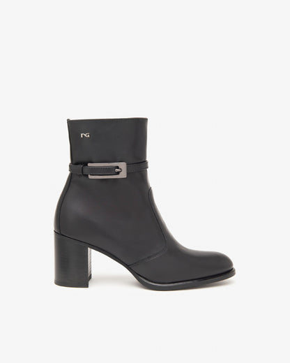 Schwarze Castanea-Stiefel