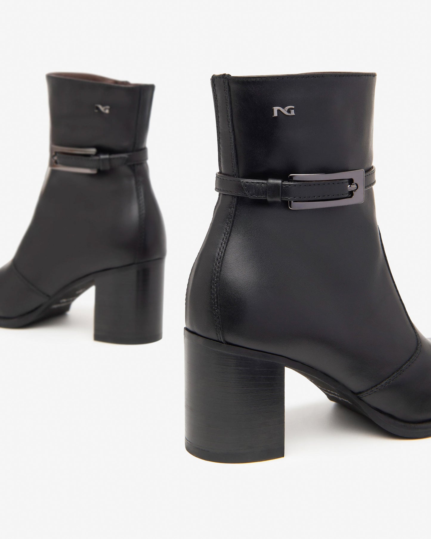 Schwarze Castanea-Stiefel