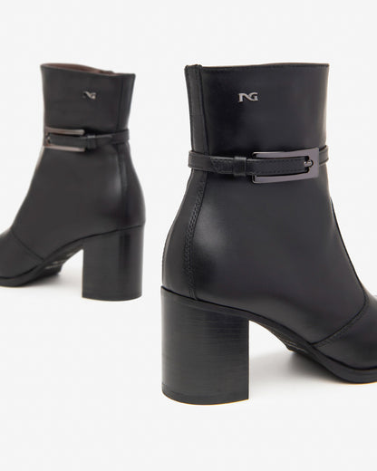 Schwarze Castanea-Stiefel
