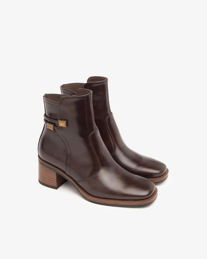 Braune Medlar-Stiefel