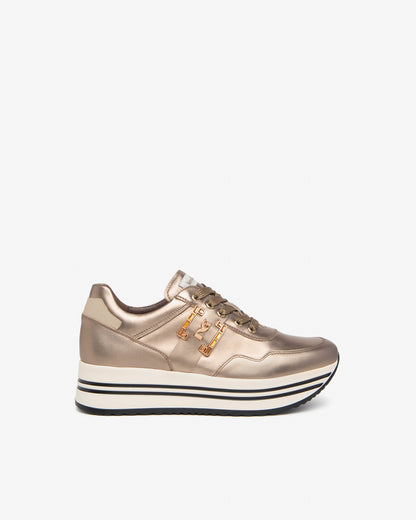 Goldene Malus-Sneaker
