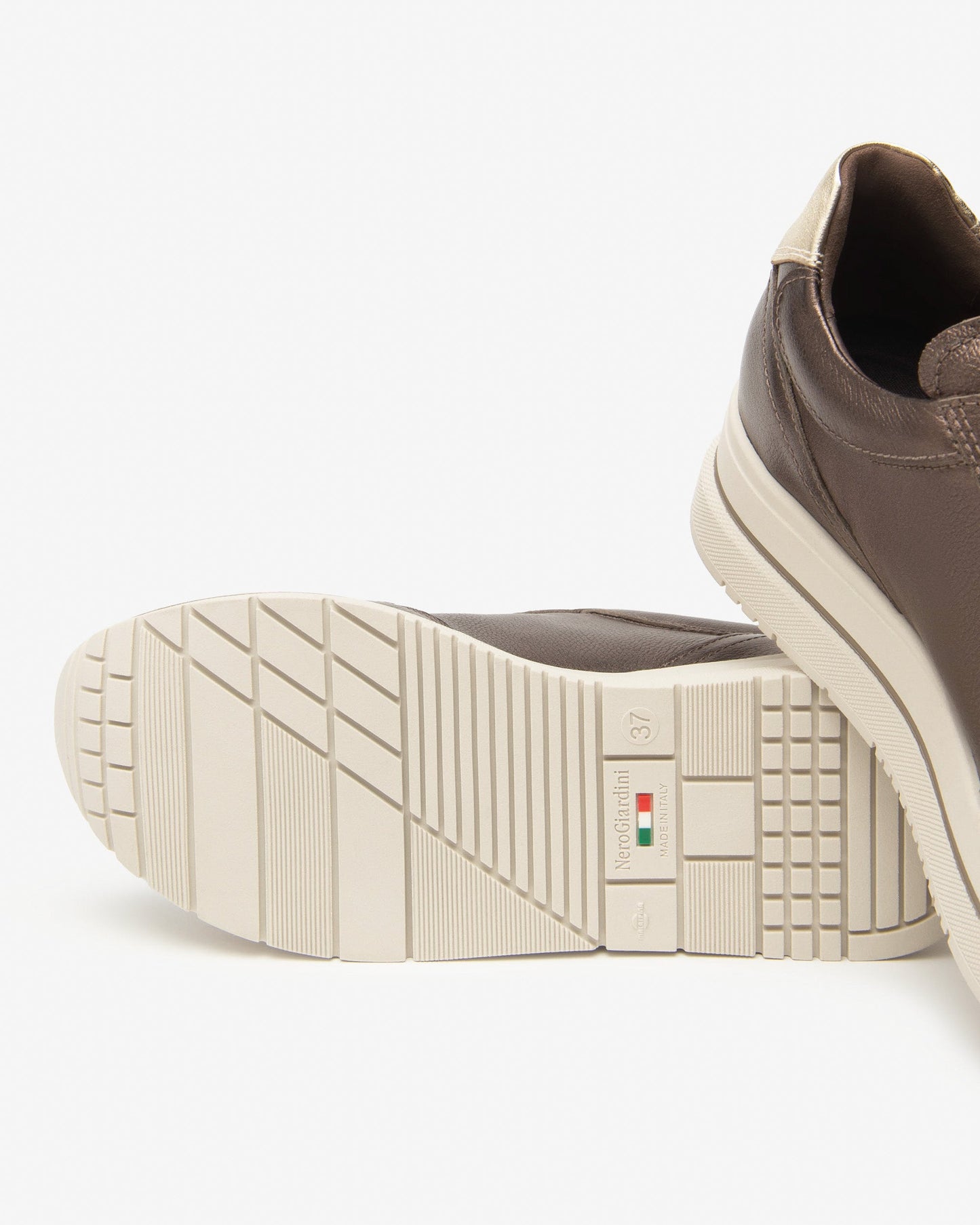 Hoje Bronzes Sneakers