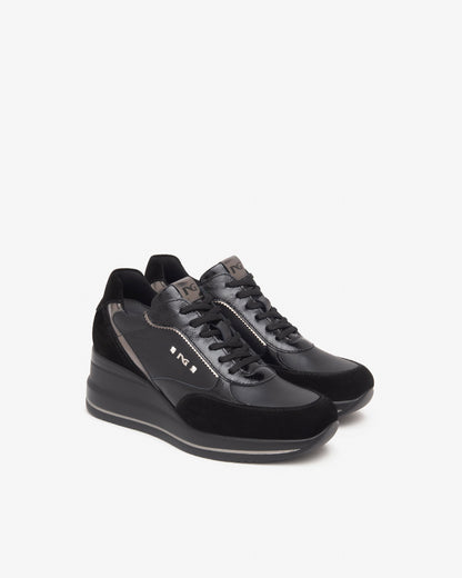 Baskets Haderslev Noires article 514130 Chaussures femmes Marque NeroGiardini Italie Cuir Nouvelle collection automne hiver 2025 Magasins France