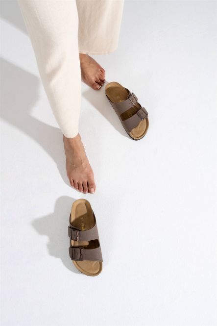 Bernsteinbraune Mules 