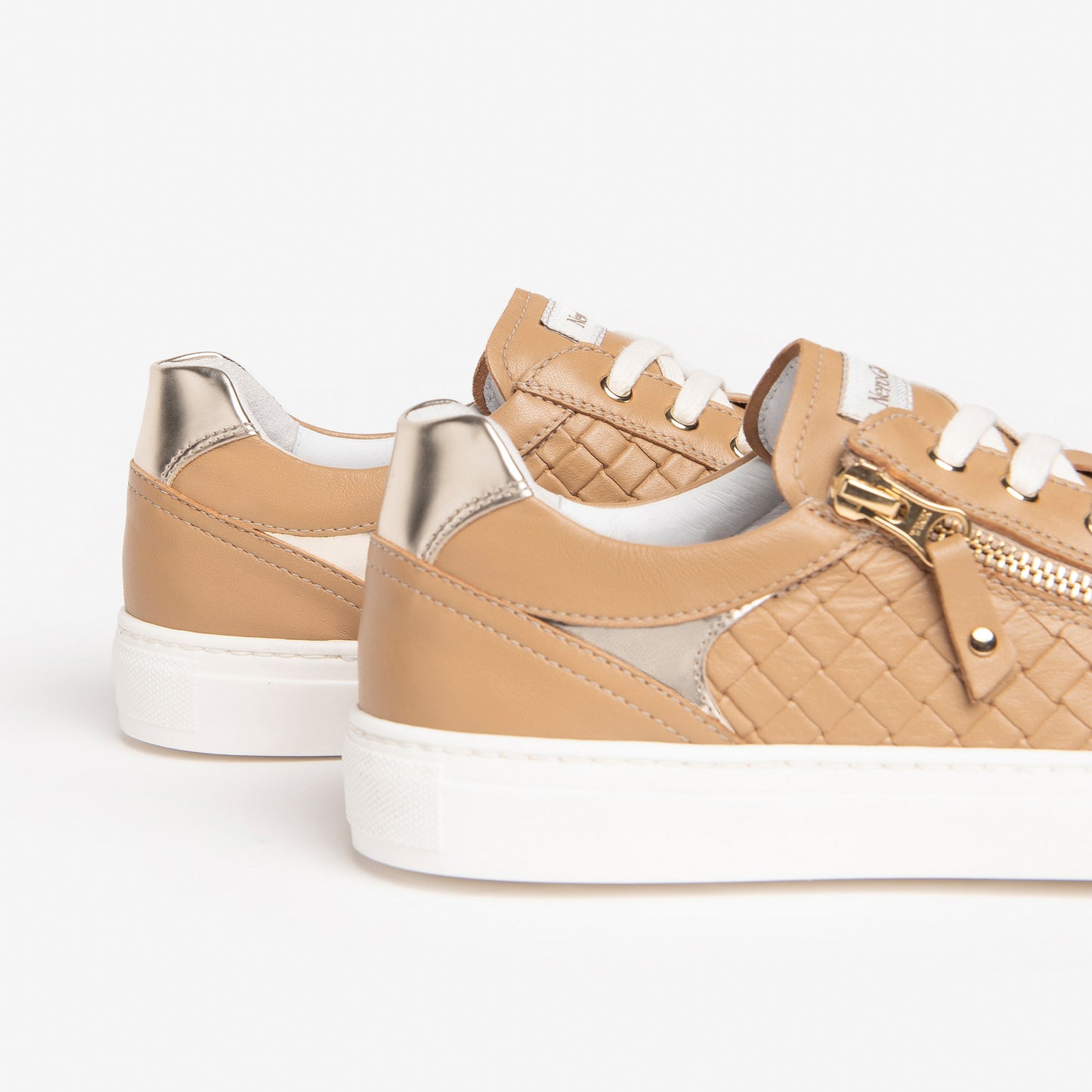 Waardige sneakers kameel