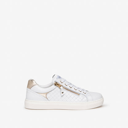 Witte waardige sneakers