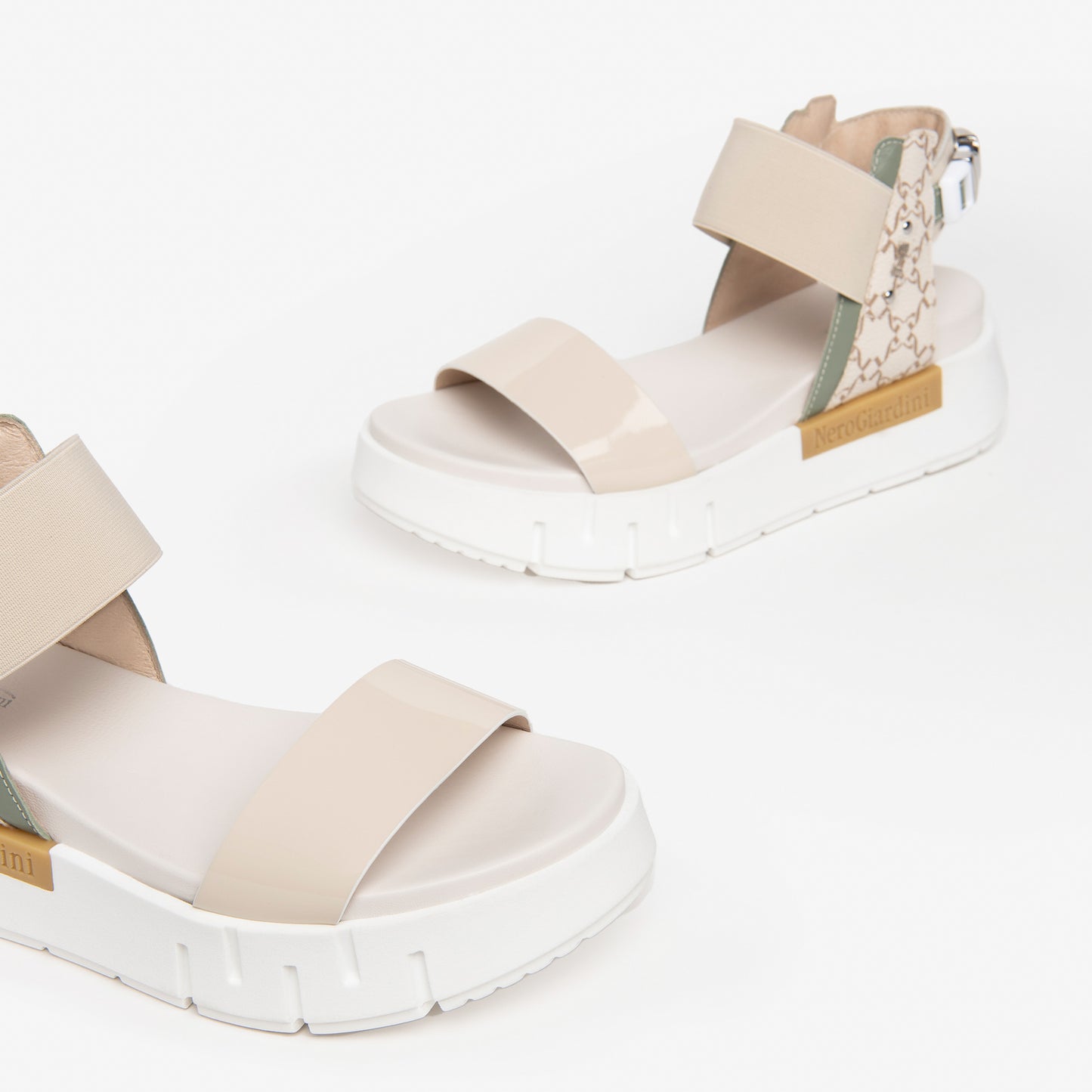 Beige Tarascon Sandalen