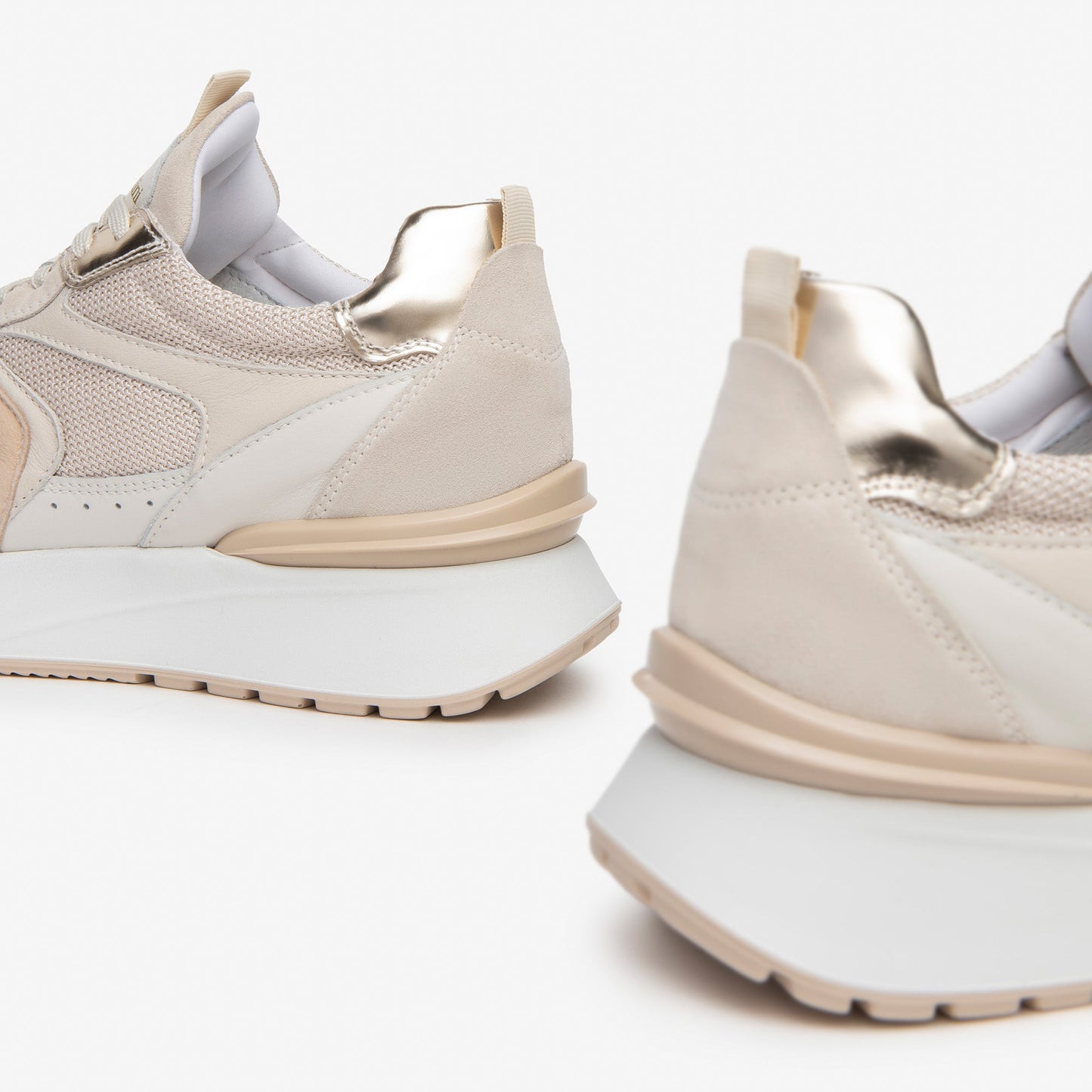 Constancia Beige Turnschuhe 
