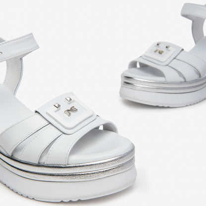 Weiße Cassiopeia-Sandalen 